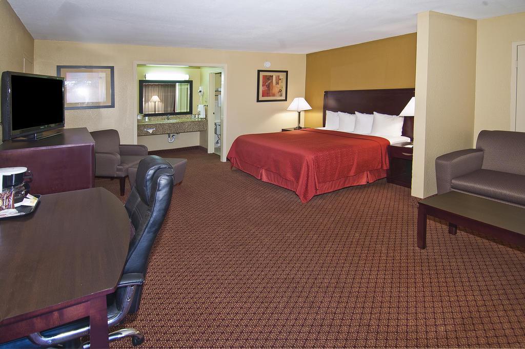 Quality Inn&Suites Baton Rouge West - Port Allen Exterior foto